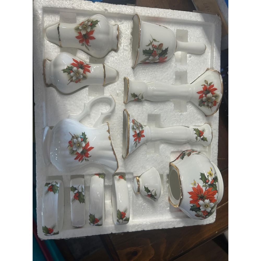 Poinsettia and Holly Berry‎ Christmas dinner table china accessories décor set